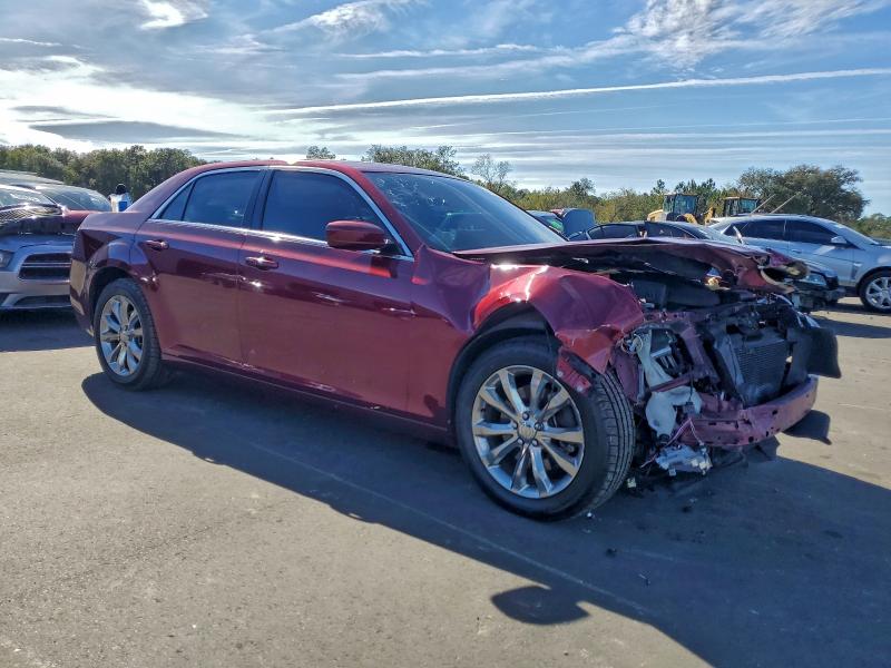 Фото 4 - CHRYSLER 300