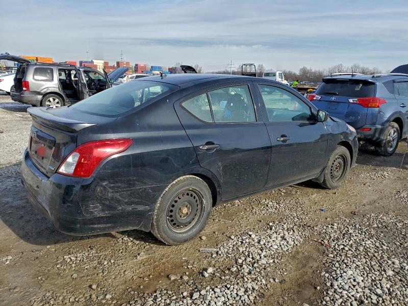 Фото 3 - NISSAN VERSA