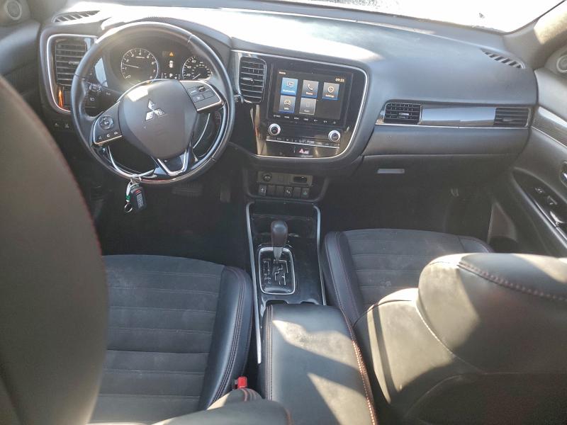 Фото 8 - MITSUBISHI OUTLANDER