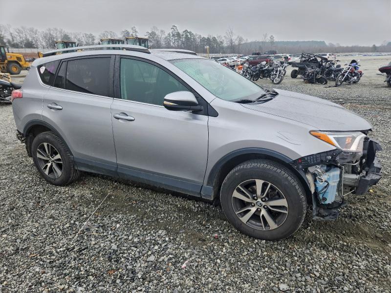 Фото 4 - TOYOTA RAV4