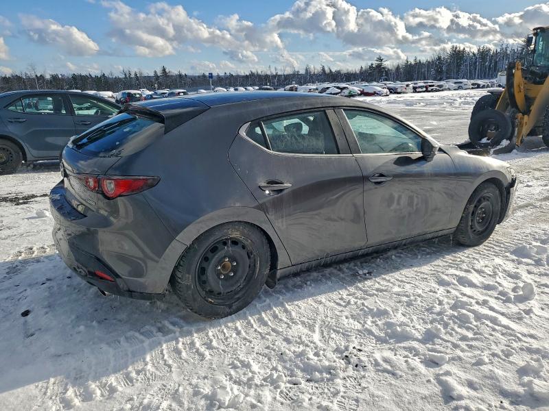 Фото 3 - MAZDA 3