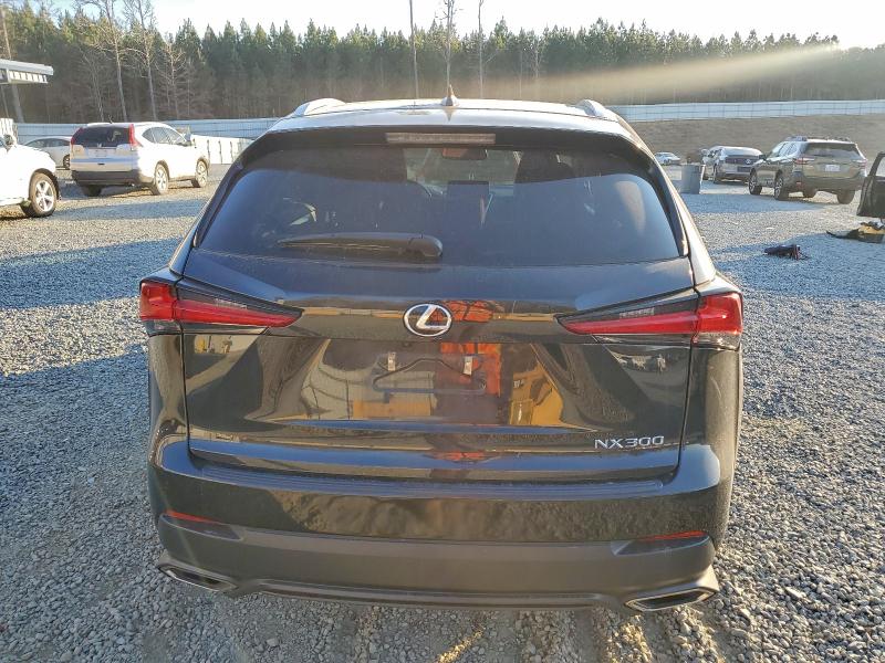 Фото 6 - LEXUS NX