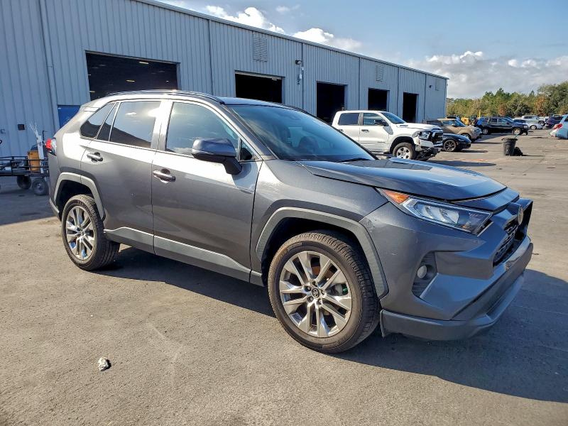 Фото 4 - TOYOTA RAV4