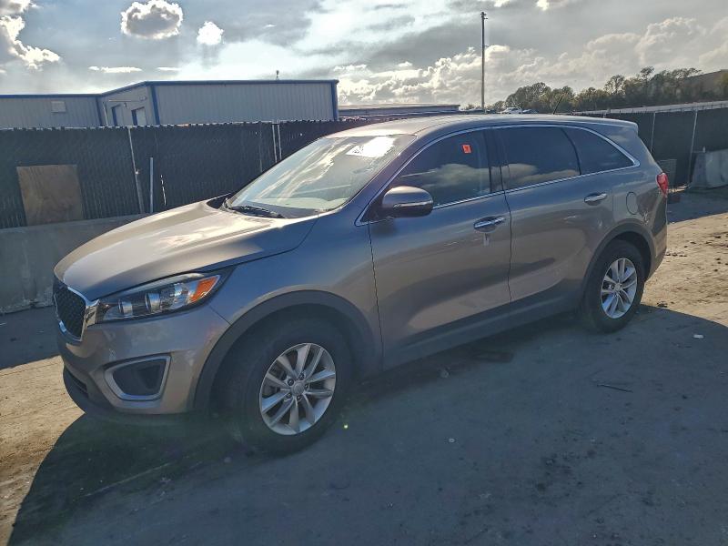 Фото 1 - KIA SORENTO