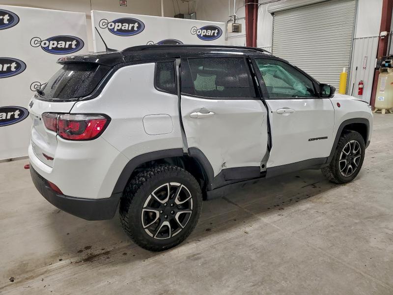 Фото 3 - JEEP COMPASS