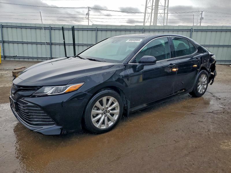 Фото 1 - TOYOTA CAMRY