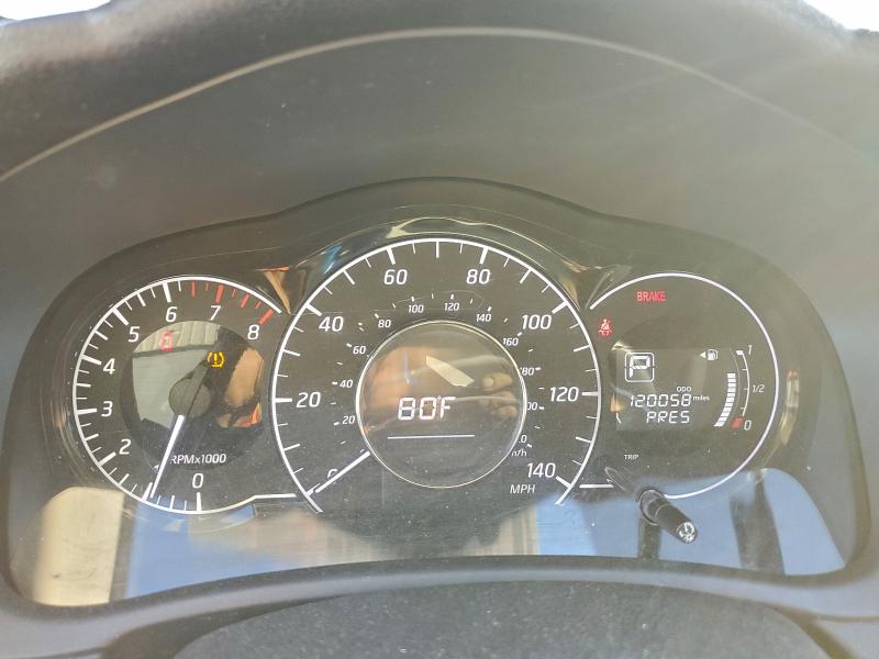 Фото 9 - NISSAN VERSA