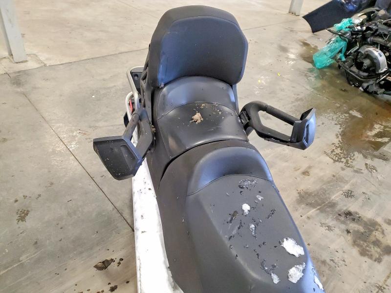 SKI-DOO SNOWMOBILE 2013