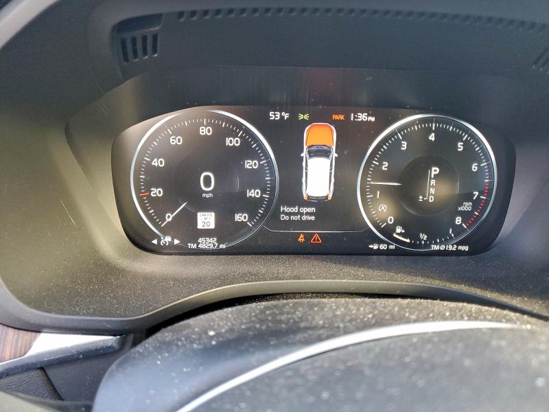 Фото 9 - VOLVO XC60