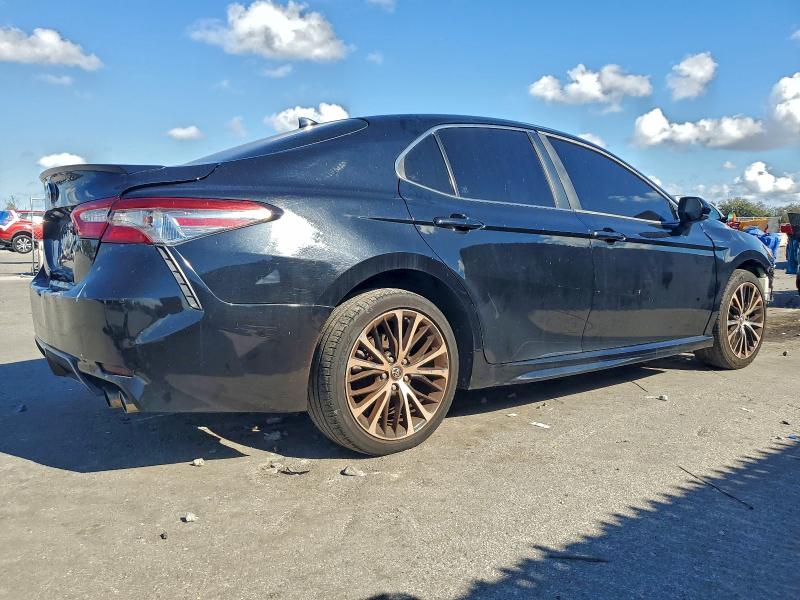 Фото 3 - TOYOTA CAMRY