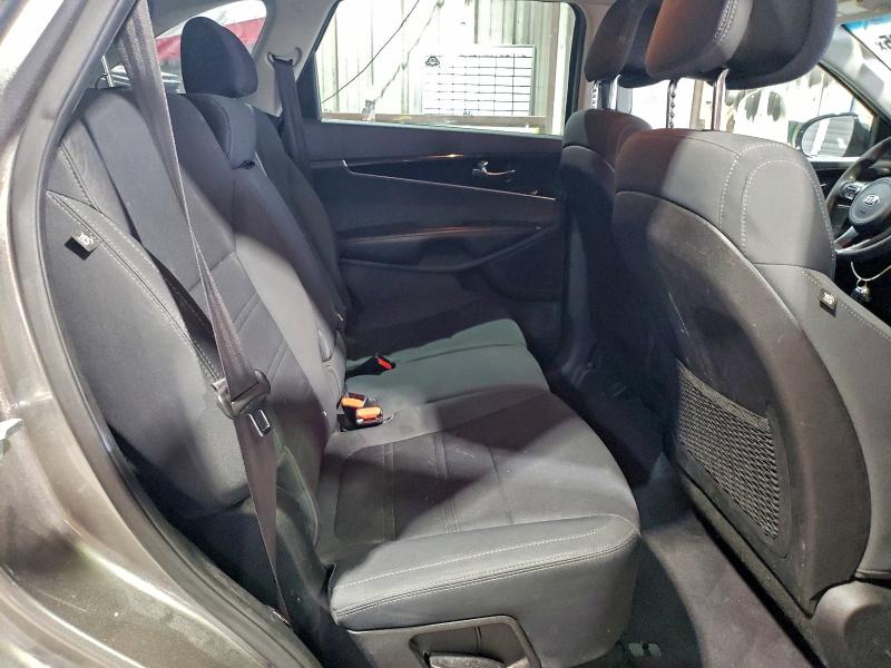 Фото 11 - KIA SORENTO