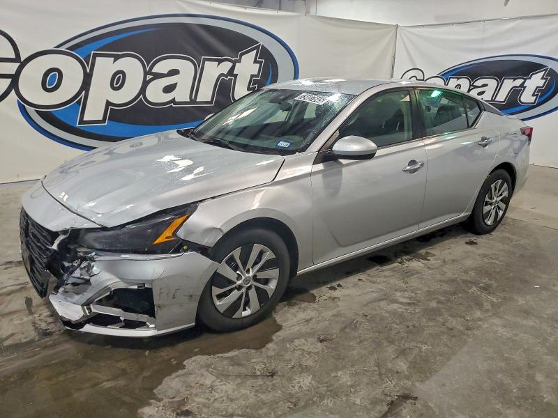 Фото 1 - NISSAN ALTIMA