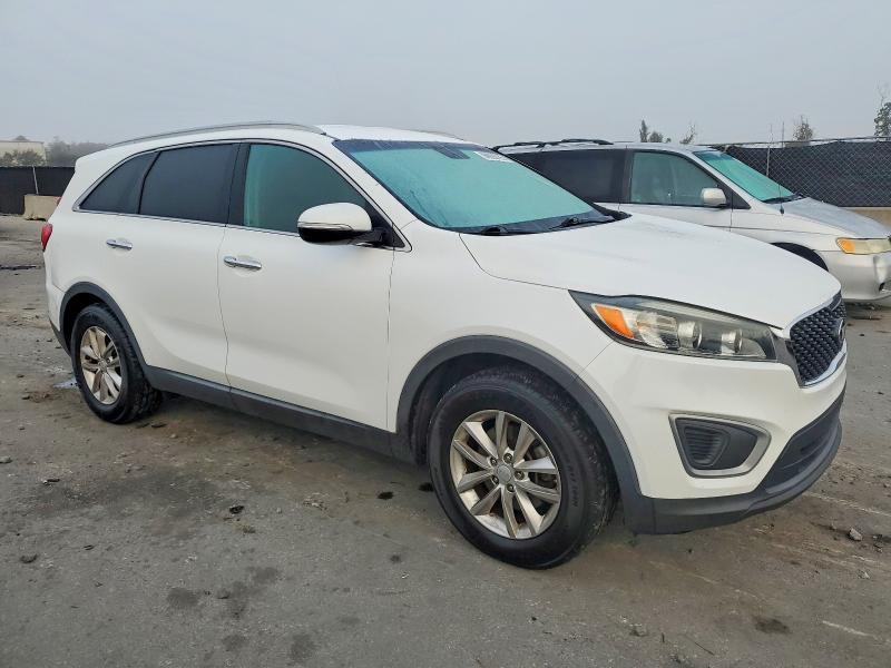 Фото 4 - KIA SORENTO