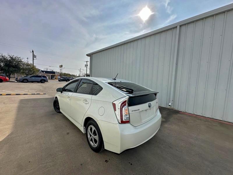 Фото 3 - TOYOTA PRIUS