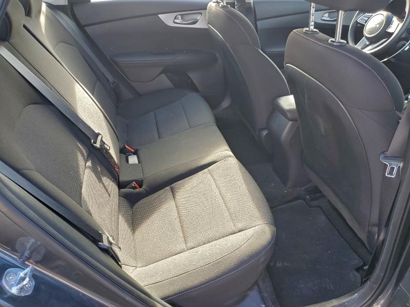 Фото 10 - KIA FORTE