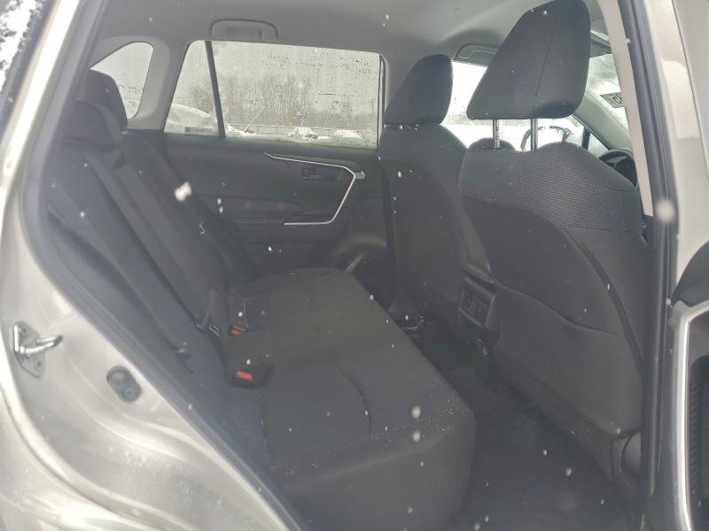 Фото 11 - TOYOTA RAV4