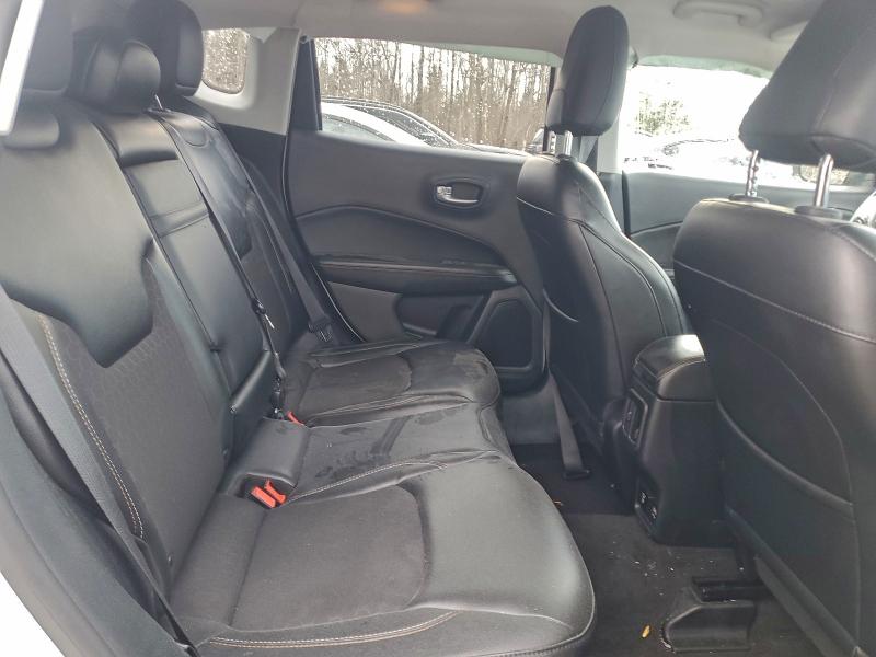 Фото 11 - JEEP COMPASS