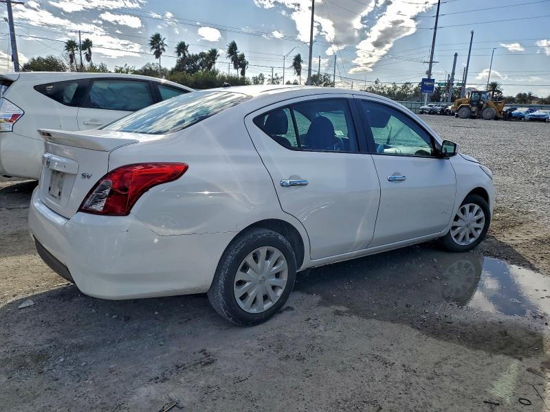 Фото 3 - NISSAN VERSA