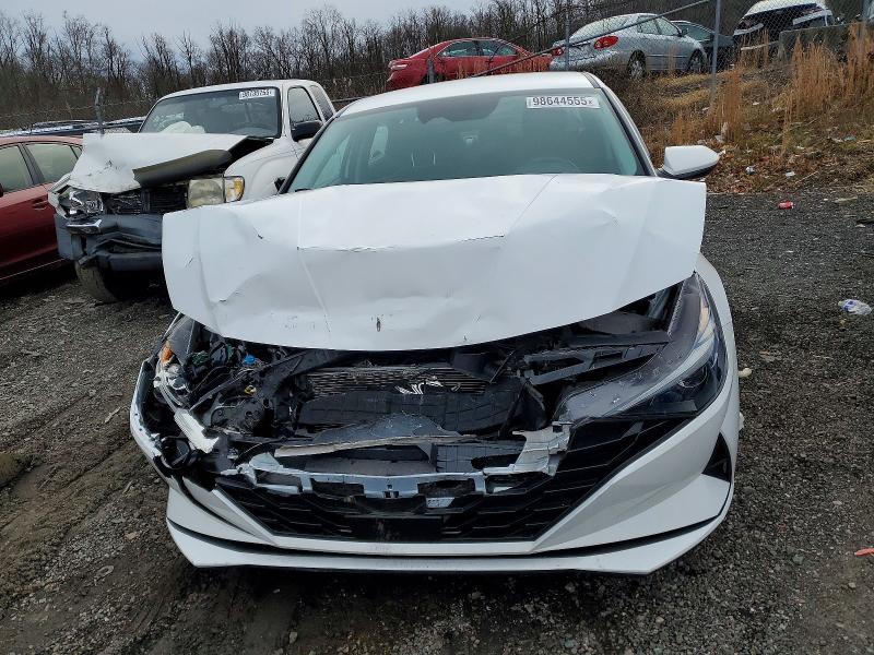 Фото 5 - HYUNDAI ELANTRA