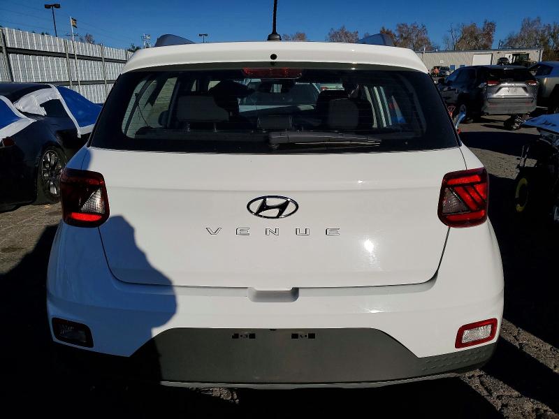 Фото 6 - HYUNDAI VENUE