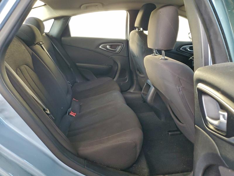 Фото 10 - CHRYSLER 200