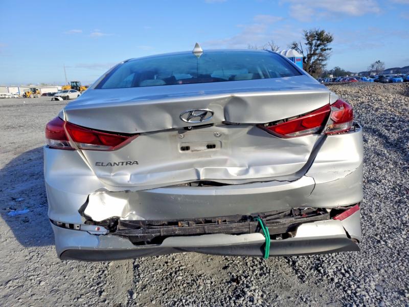 Фото 6 - HYUNDAI ELANTRA