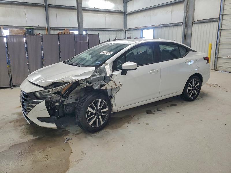 Фото 1 - NISSAN VERSA