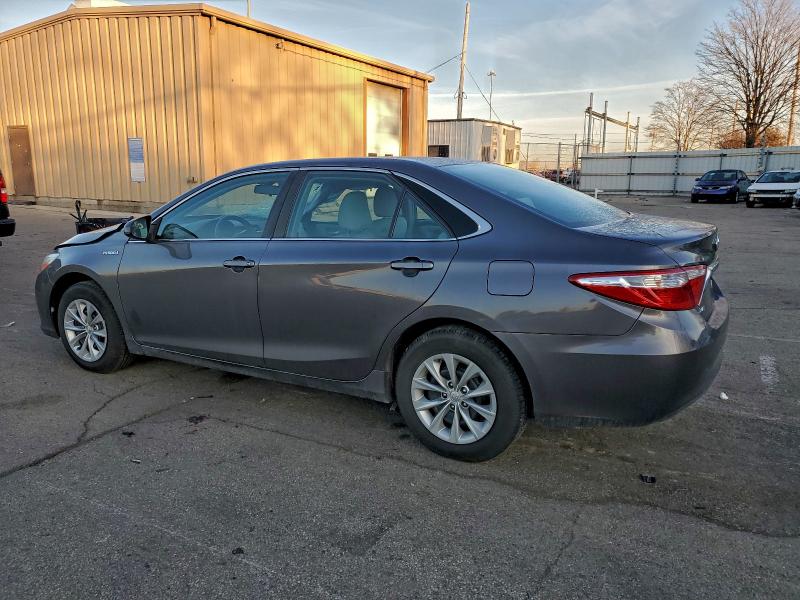 Фото 2 - TOYOTA CAMRY