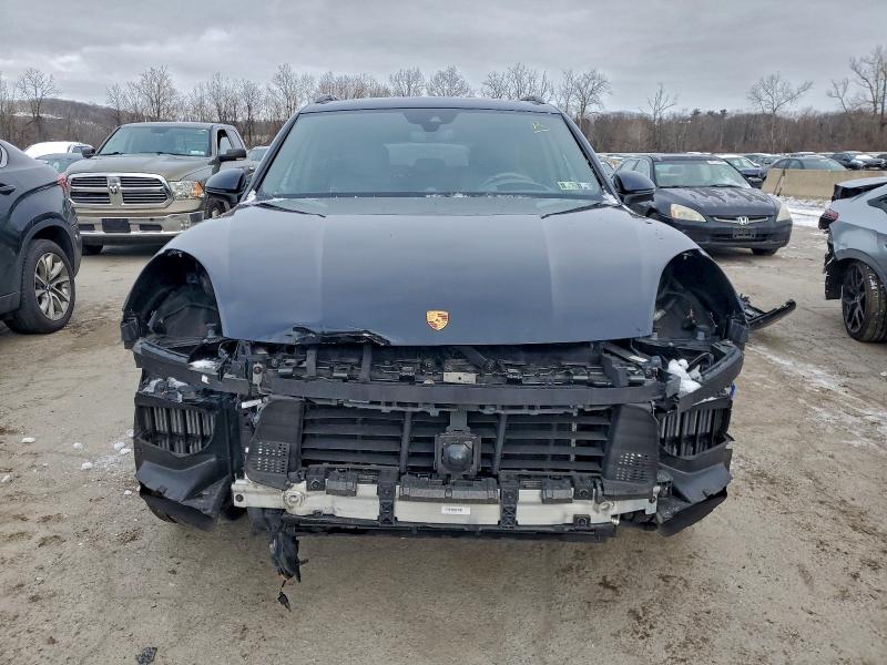 2021 PORSCHE CAYENNE