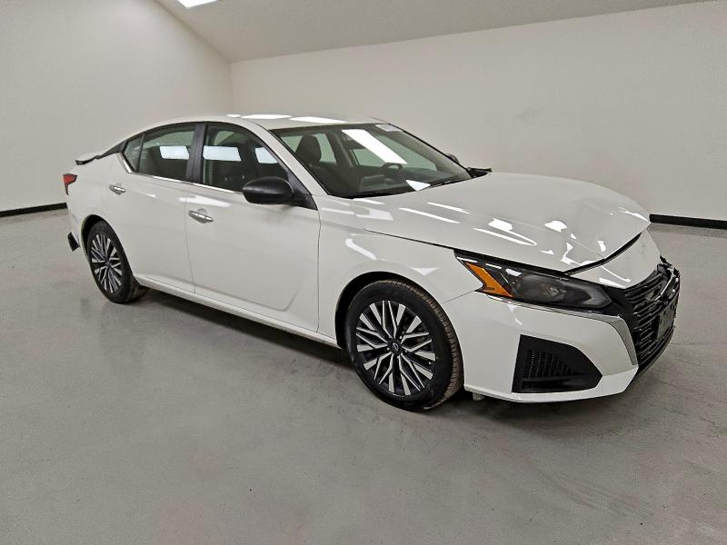 Фото 4 - NISSAN ALTIMA