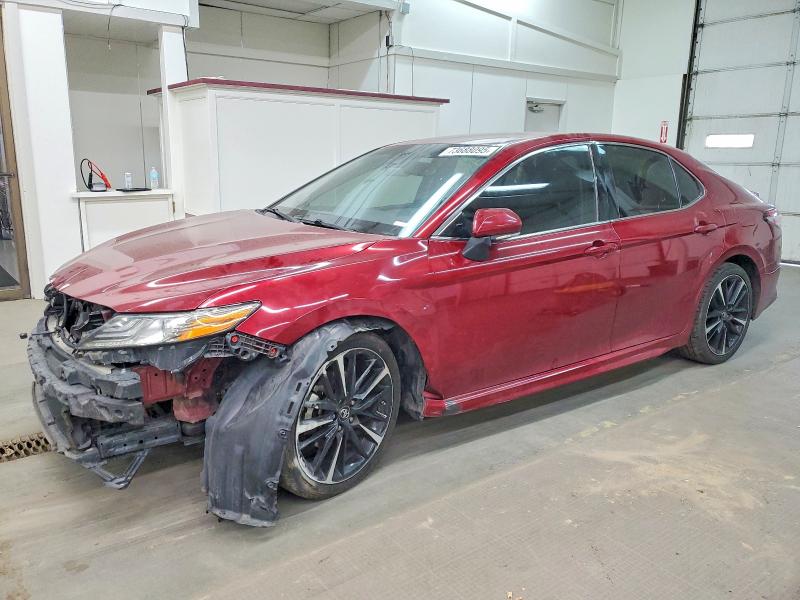 Фото 1 - TOYOTA CAMRY