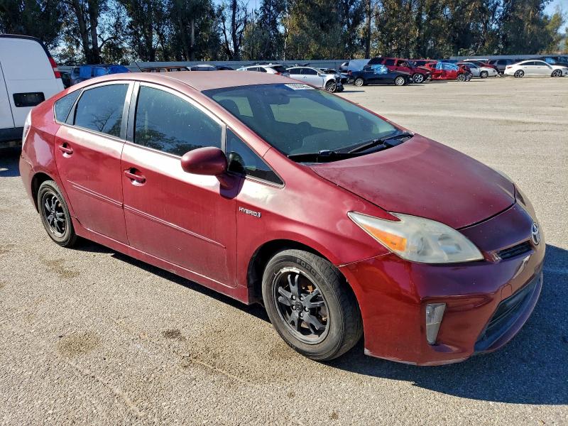 Фото 4 - TOYOTA PRIUS