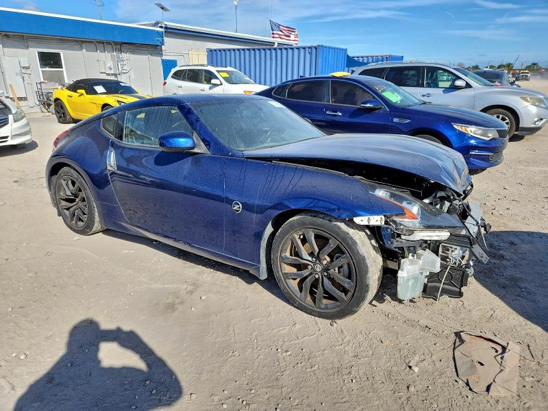 Фото 4 - NISSAN 370Z