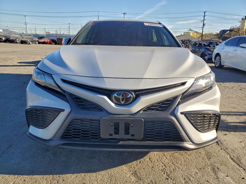 Фото 5 - TOYOTA CAMRY