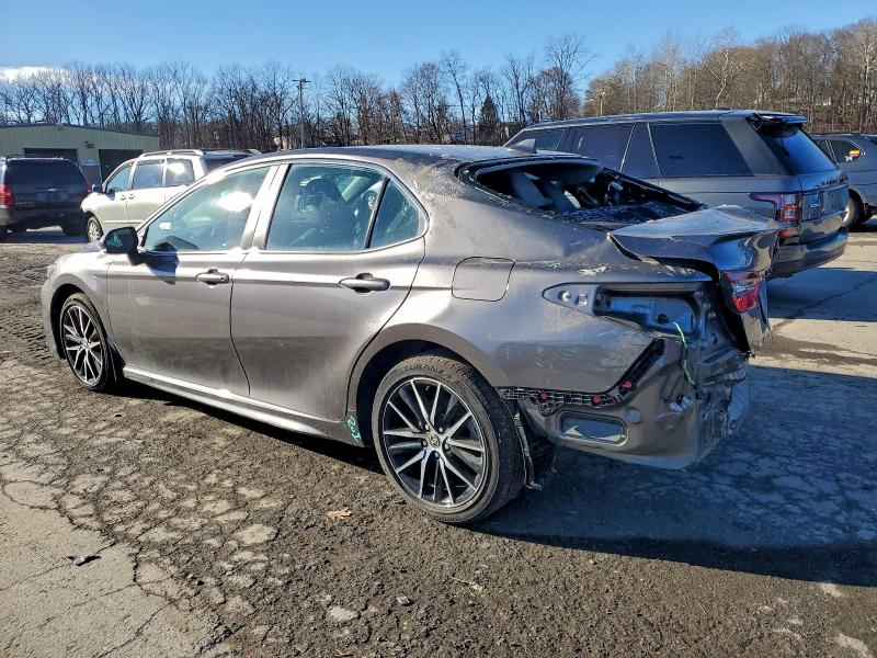 Фото 2 - TOYOTA CAMRY