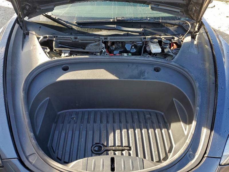 Фото 11 - TESLA MODEL 3