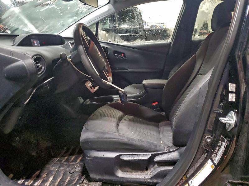 Фото 7 - TOYOTA PRIUS