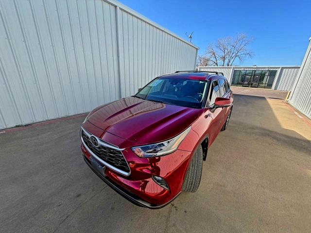 Фото 2 - TOYOTA HIGHLANDER