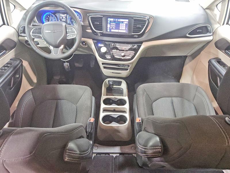 Фото 8 - CHRYSLER MINIVAN