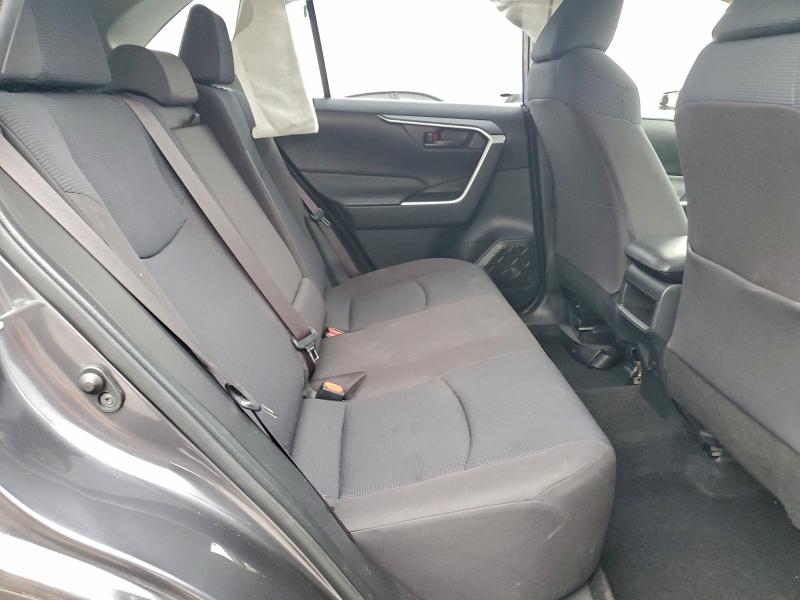 Фото 10 - TOYOTA RAV4