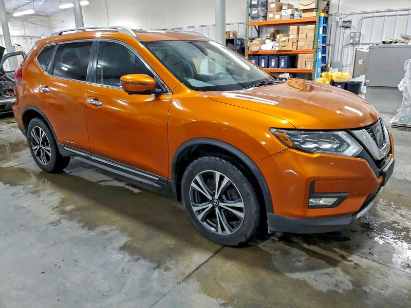 Фото 4 - NISSAN ROGUE
