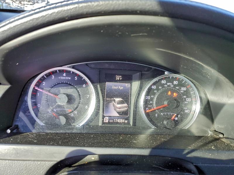 Фото 9 - TOYOTA CAMRY