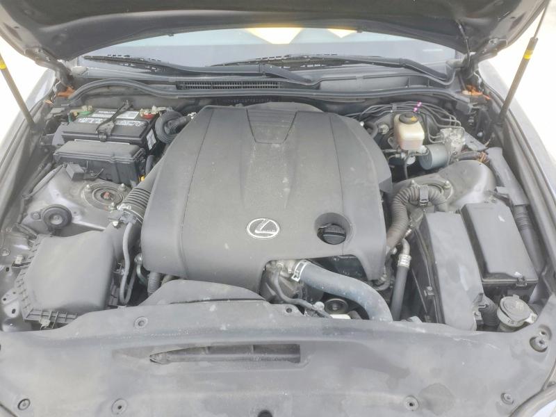 Фото 11 - LEXUS IS