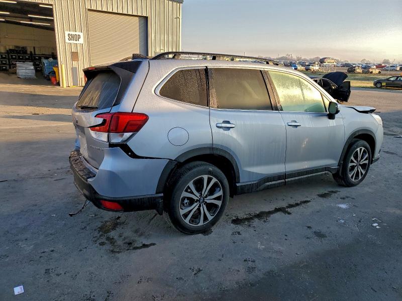 Фото 3 - SUBARU FORESTER