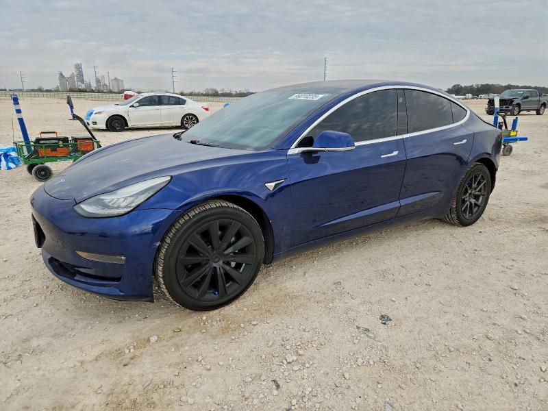 Фото 1 - TESLA MODEL 3
