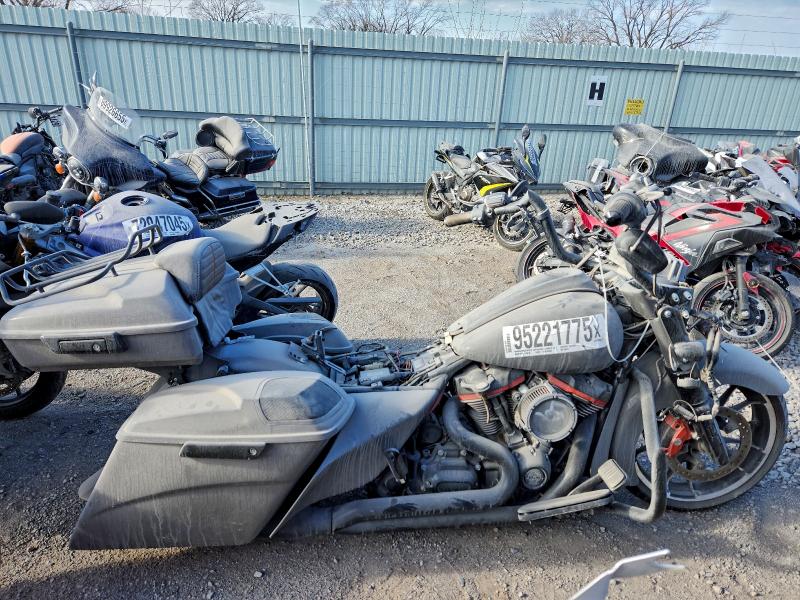 HARLEY-DAVIDSON FL 2020