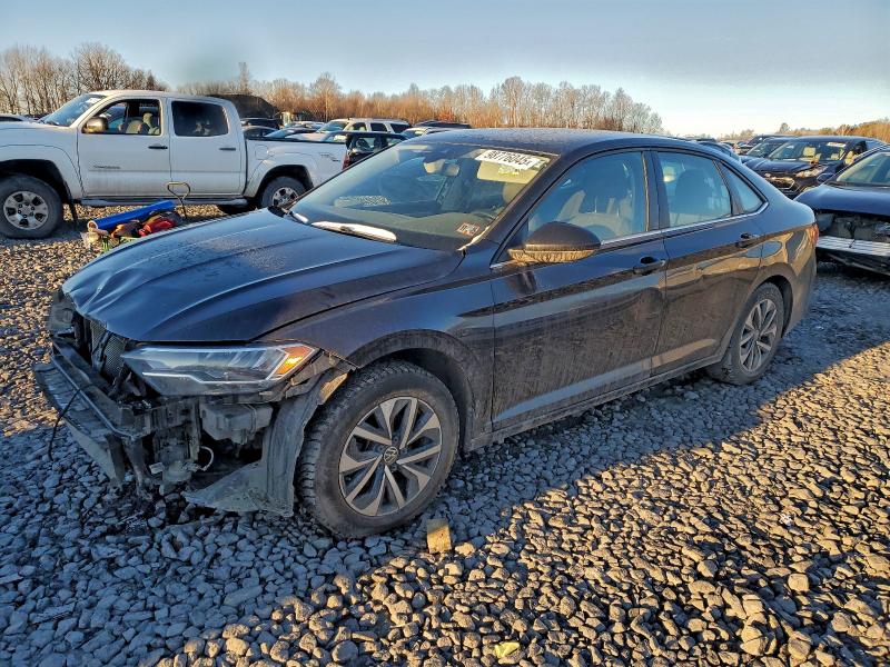 Фото 1 - VOLKSWAGEN JETTA