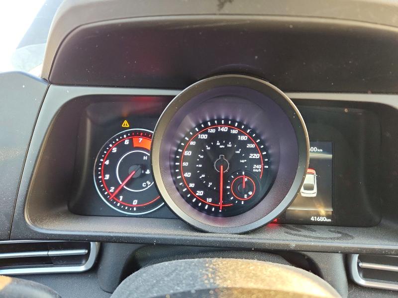 Фото 9 - HYUNDAI ELANTRA