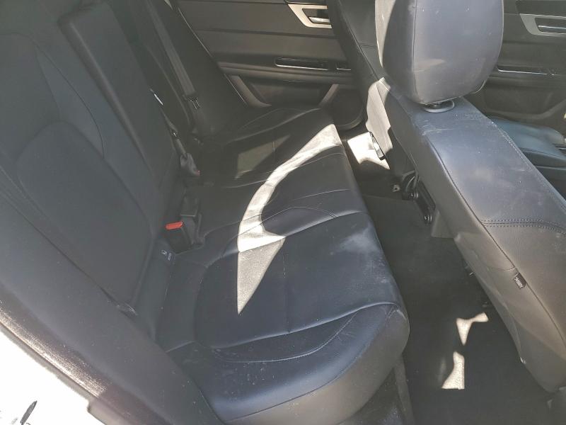 JAGUAR XF 2018 VIN SAJBR4FX8JCY61728