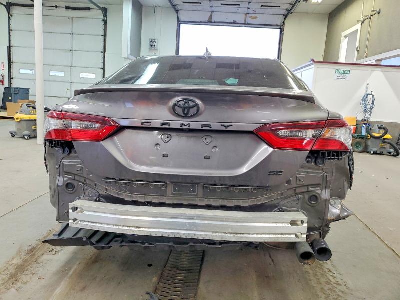 Фото 6 - TOYOTA CAMRY